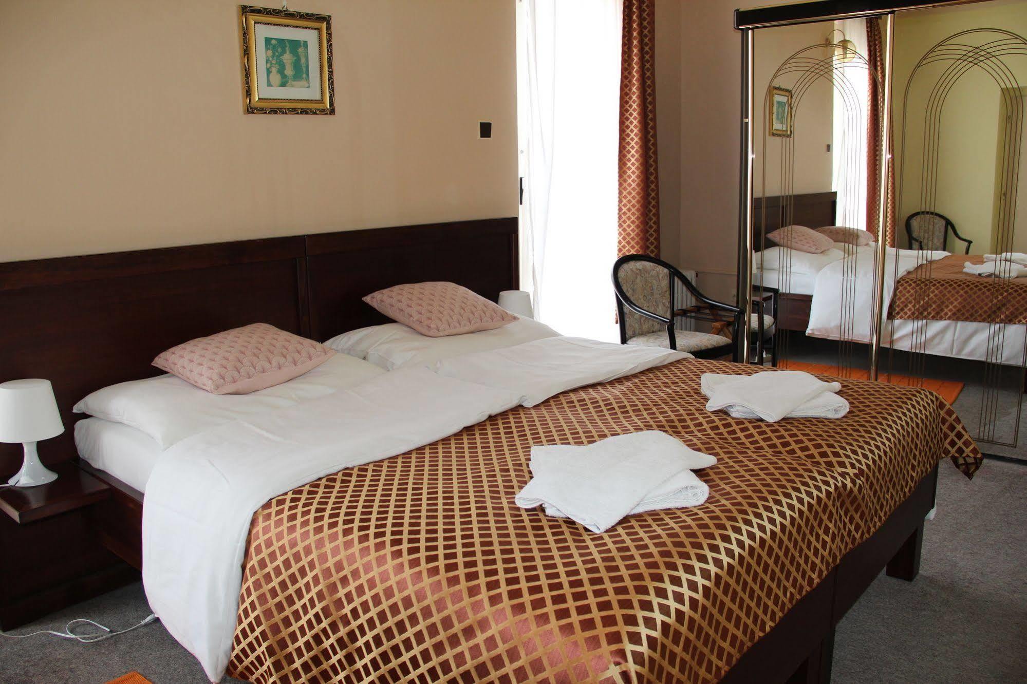 Hotel Roosevelt Litoměřice Buitenkant foto