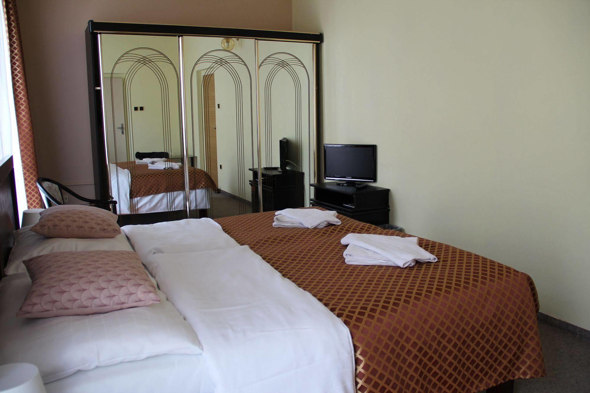 Hotel Roosevelt Litoměřice Buitenkant foto